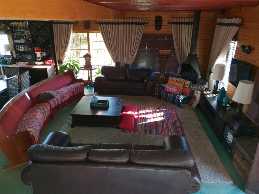 5 Bedroom Property for Sale in La Provance Free State